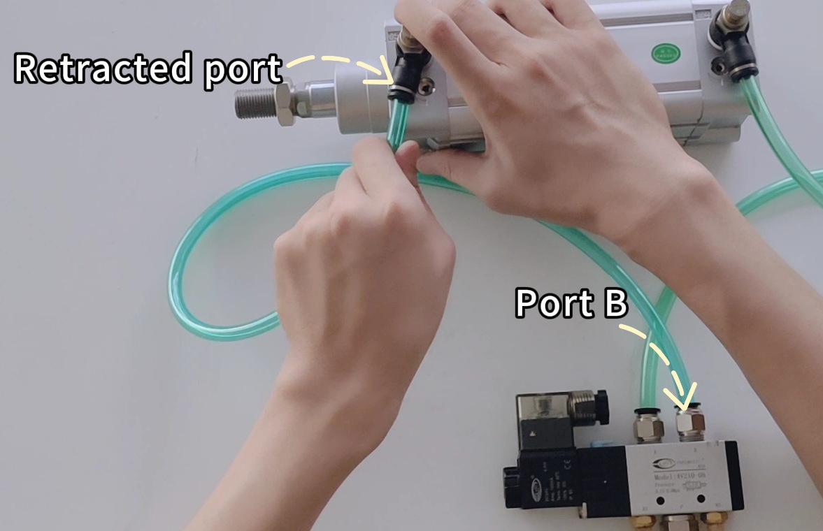 นิวเมติกวาล์ว 4v210-08